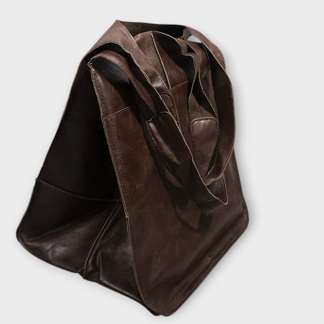 Tágas hétvégi táska